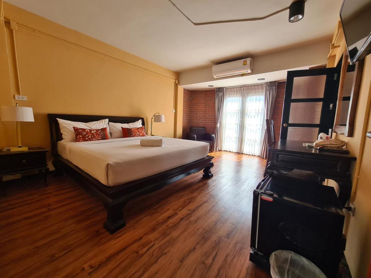 The 8 Factory Hotel פיטסנולוק מראה חיצוני תמונה