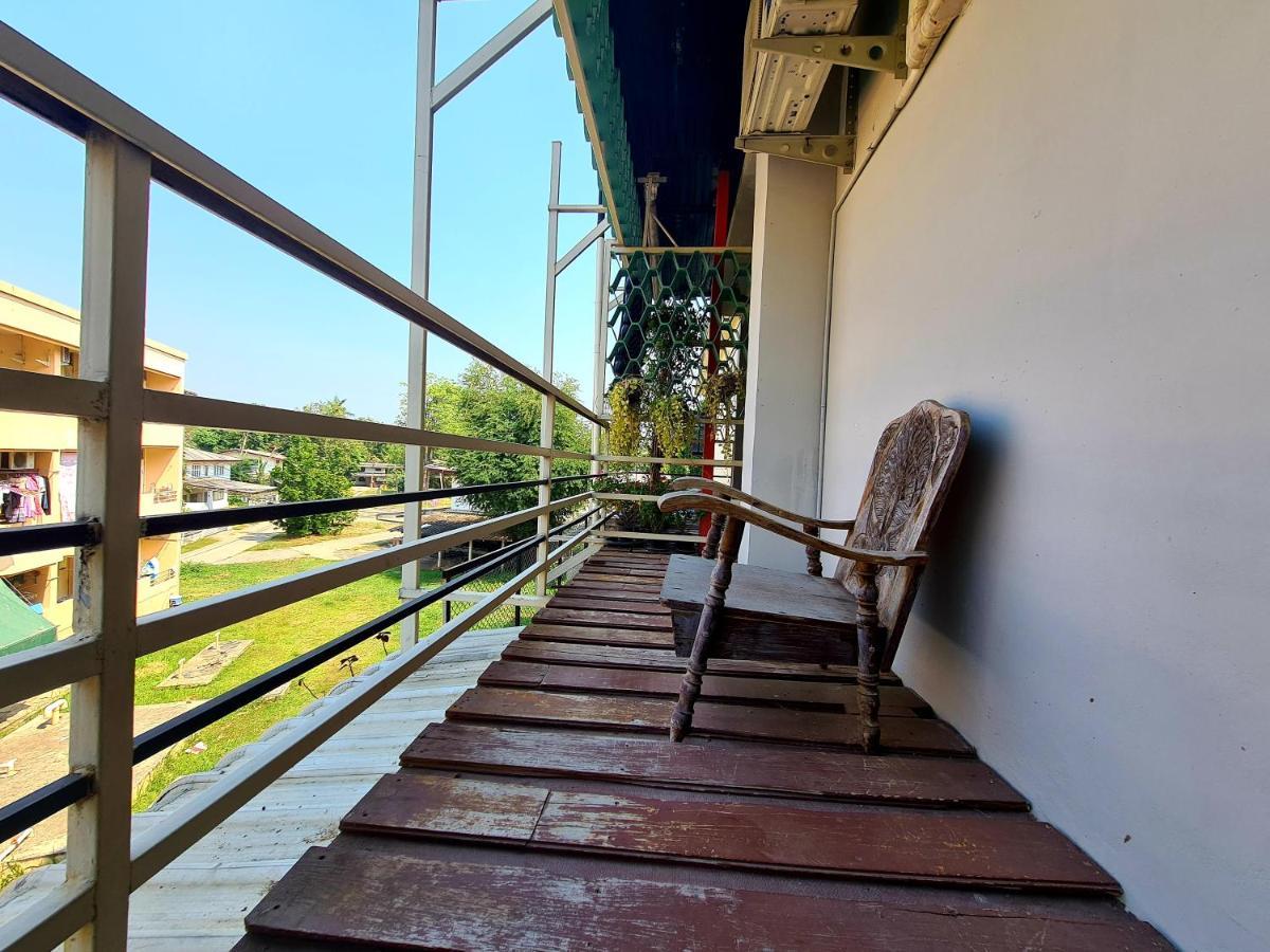 The 8 Factory Hotel פיטסנולוק מראה חיצוני תמונה