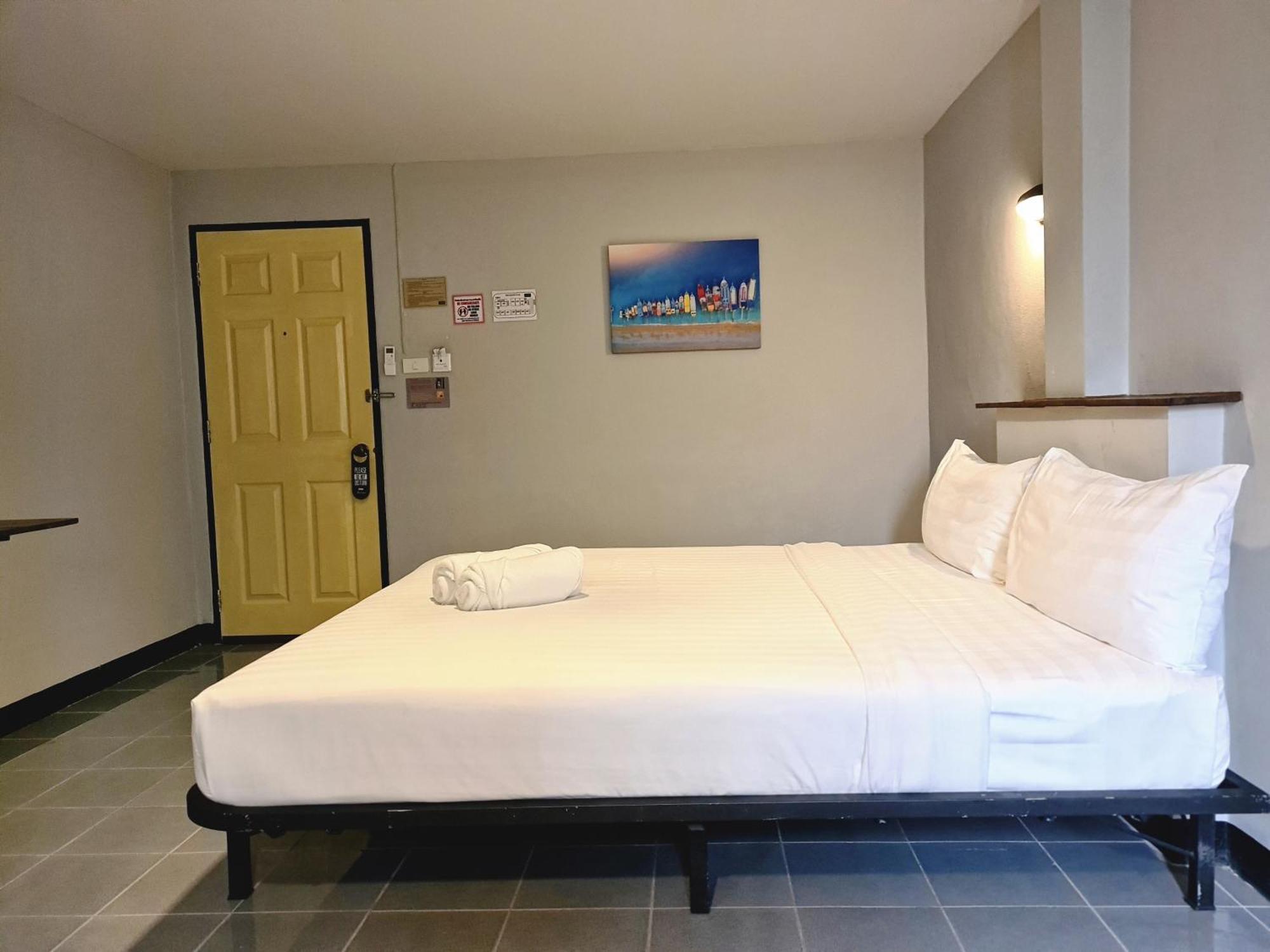 The 8 Factory Hotel פיטסנולוק מראה חיצוני תמונה