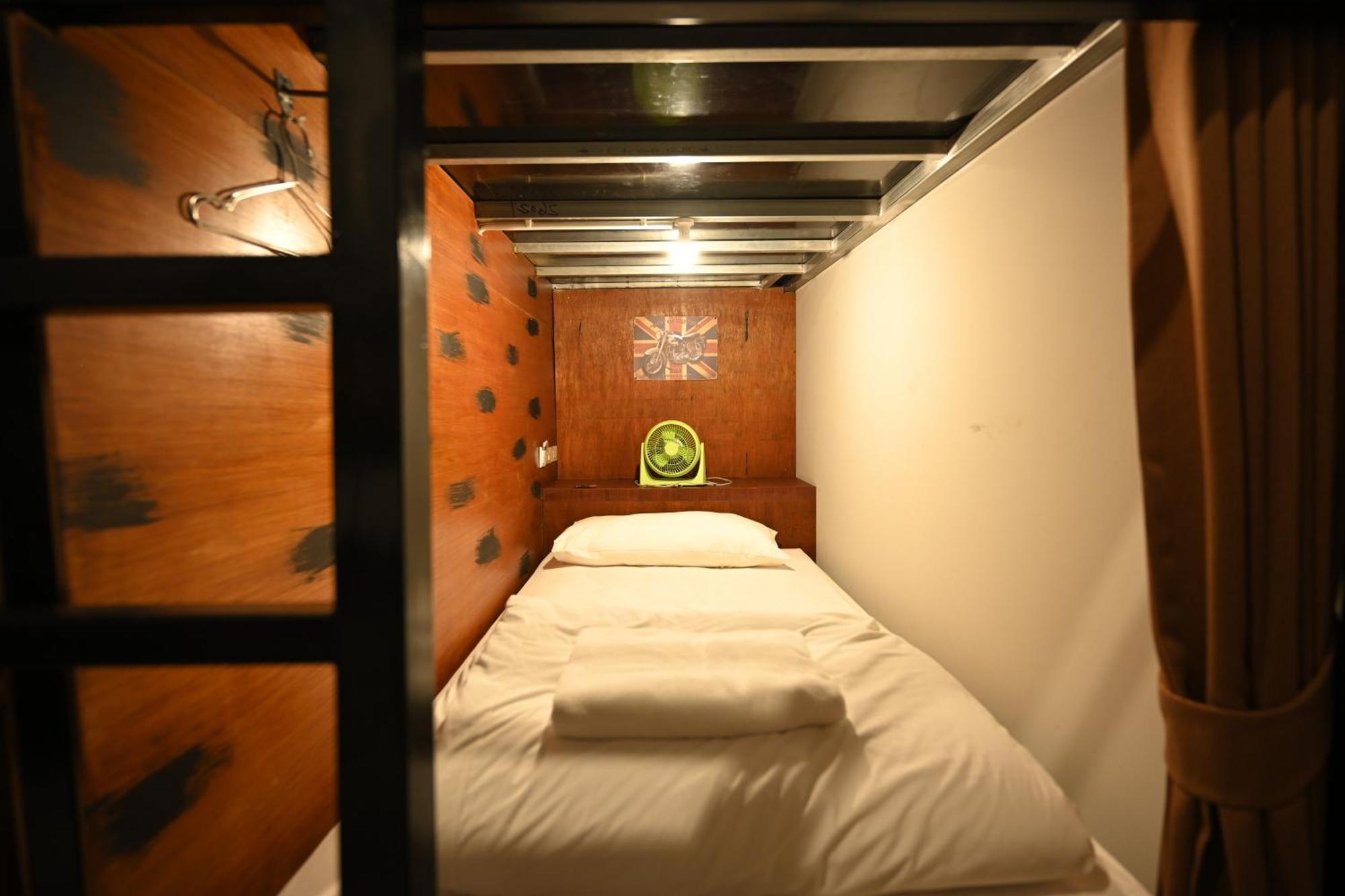 The 8 Factory Hotel פיטסנולוק מראה חיצוני תמונה